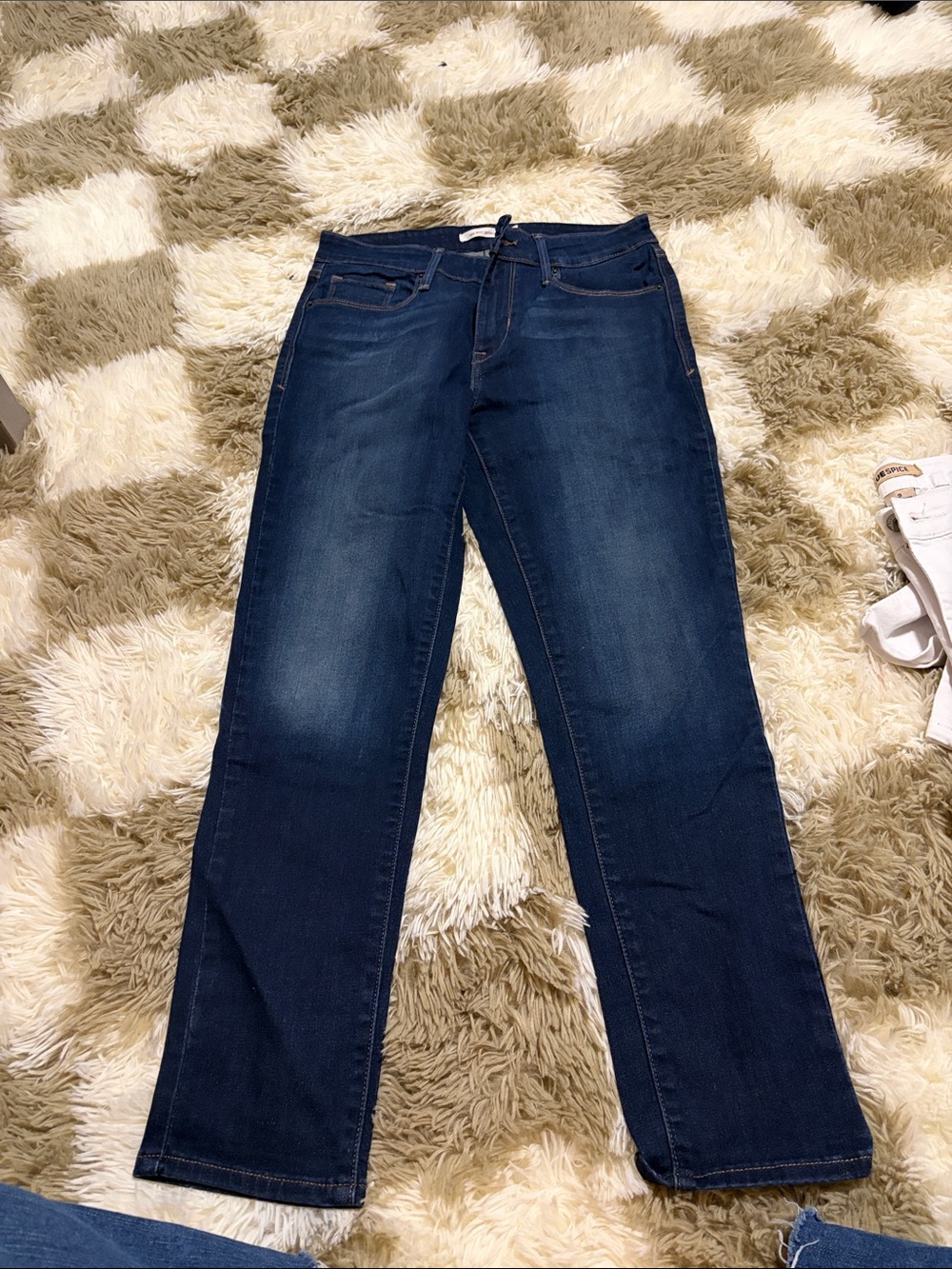 Levi’s Women’s Dark Blue mid rise skinny Leg Jeans